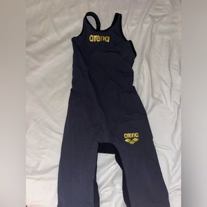 Arena Carbon Race Suit Size US 28